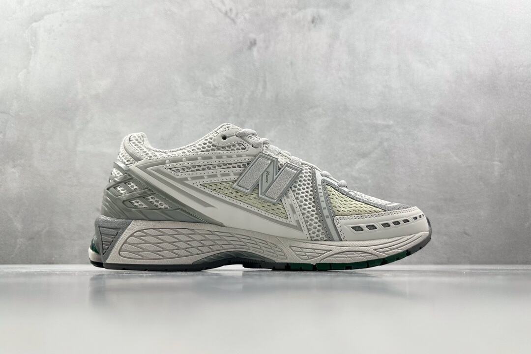 New Balance 1906R