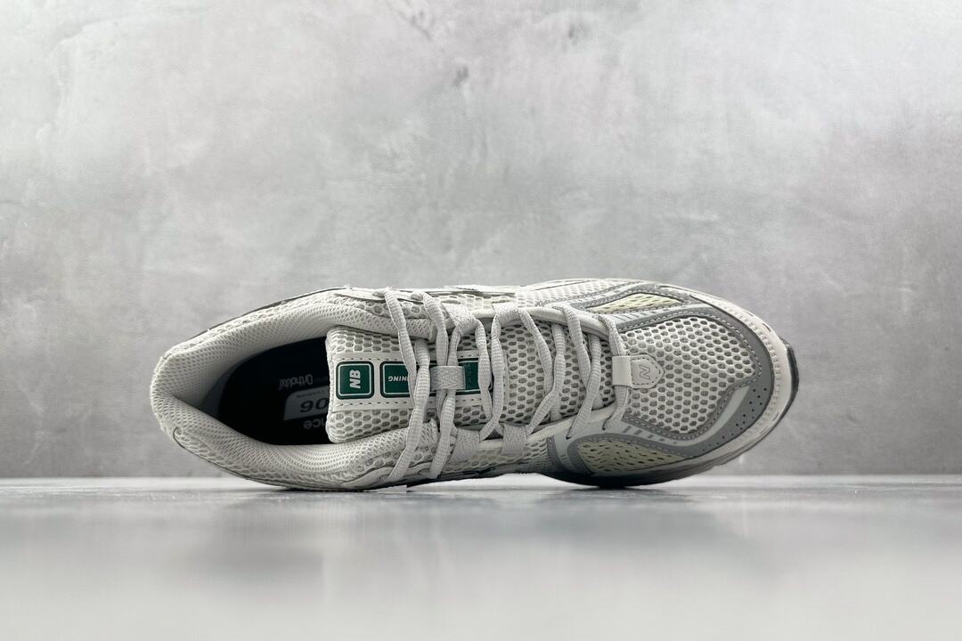 New Balance 1906R