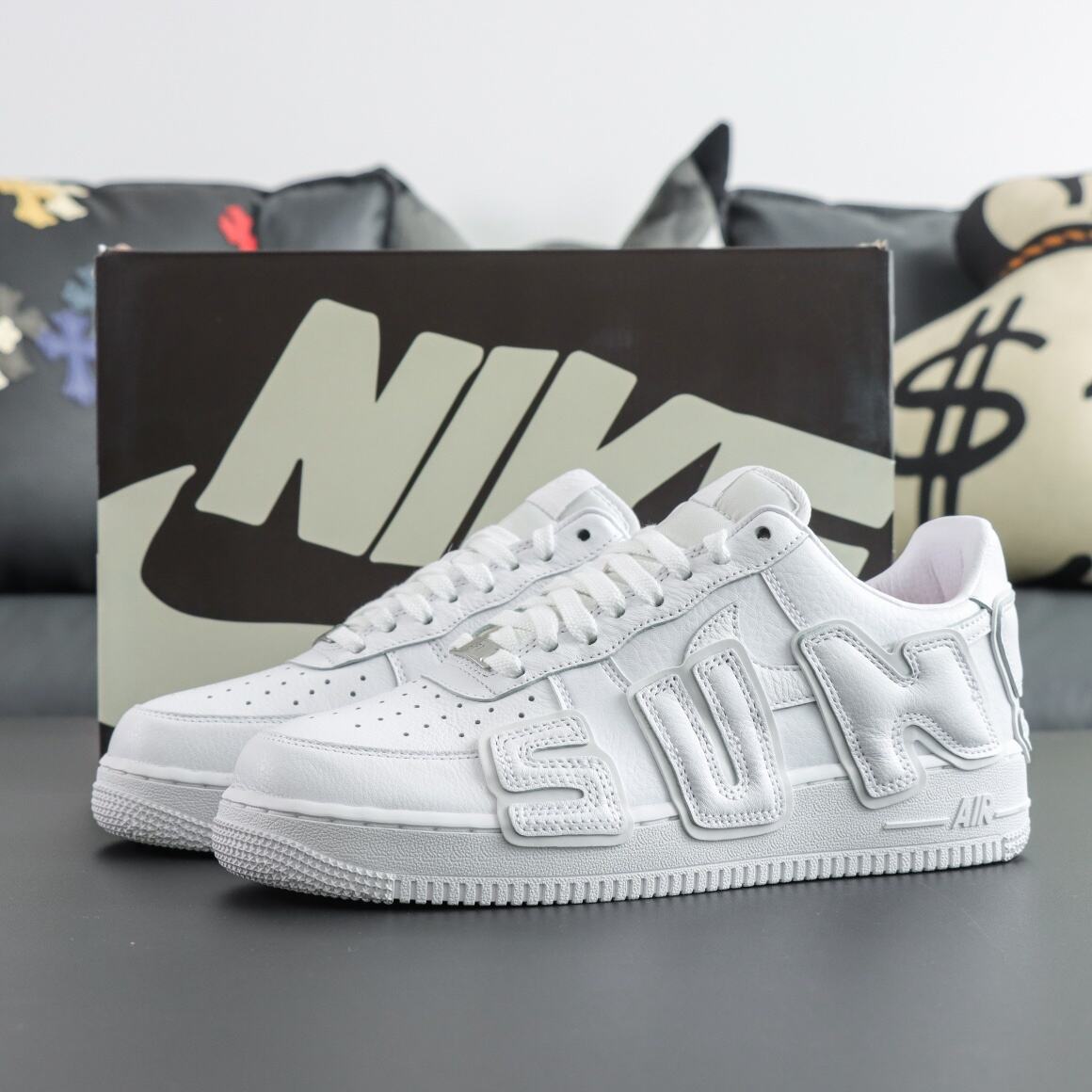 Nike Air Force 1 Low Supreme White
